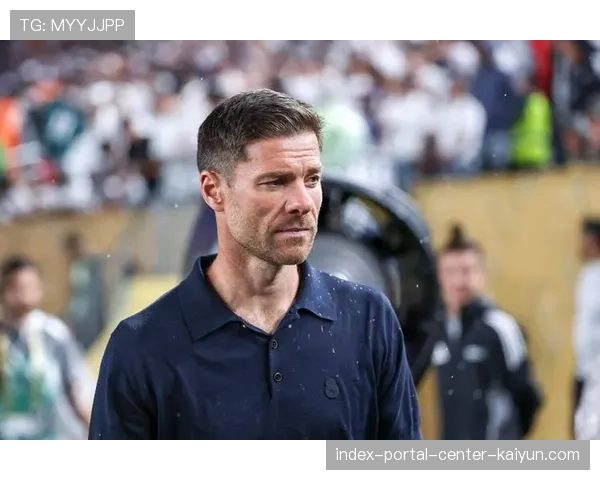 皇马弃用三前锋改打3-4-3 阿隆索战术变革初现成效